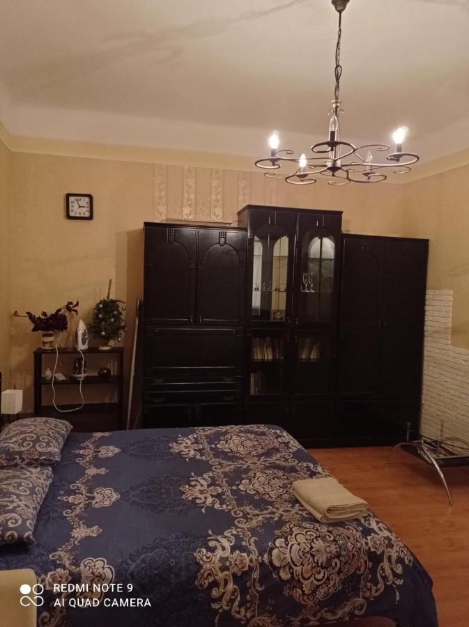 Khmelnytsky Street Near Opera Apartment Lviv Ngoại thất bức ảnh