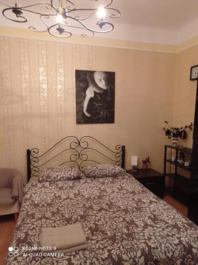 Khmelnytsky Street Near Opera Apartment Lviv Ngoại thất bức ảnh